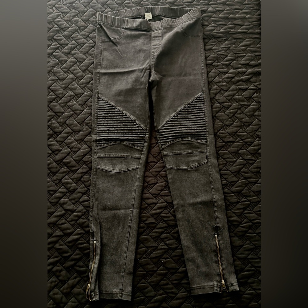 Stylish Black Women's Jeans